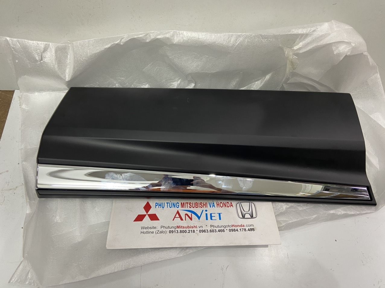 Ốp phồng cánh cửa sau xe Honda CRV 2020